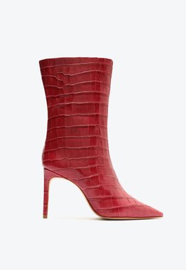 Bota Mary Salto Fino Cano Médio Vermelho